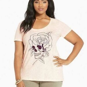 Torrid Blush Skull Rose Tee Size 4